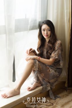 什么都没有穿的美女